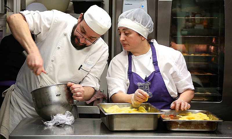 'Haute canteen': Transforming school lunches